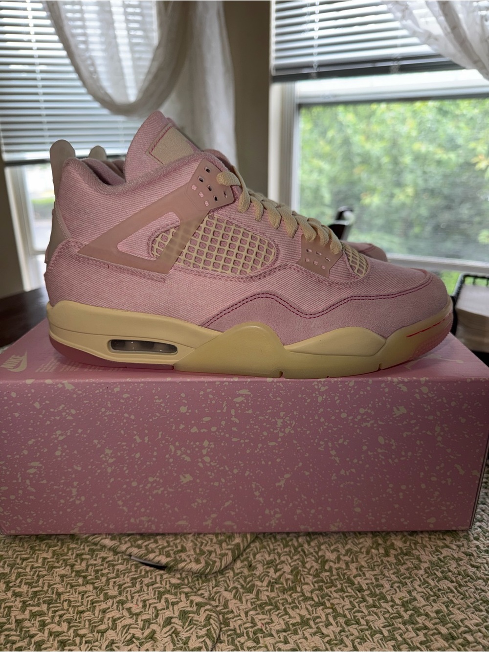 Air Jordan 4 Retro Tex Pink Women's High-Top Sneaker size 10 new/box without lid